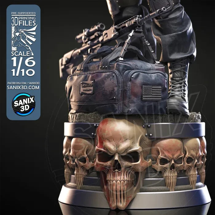 The PUNISHER  22 cm avec la base
